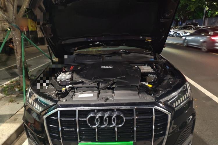 Used Audi Q7 2020 55 TFSI quattro S line sports model Engine Bay