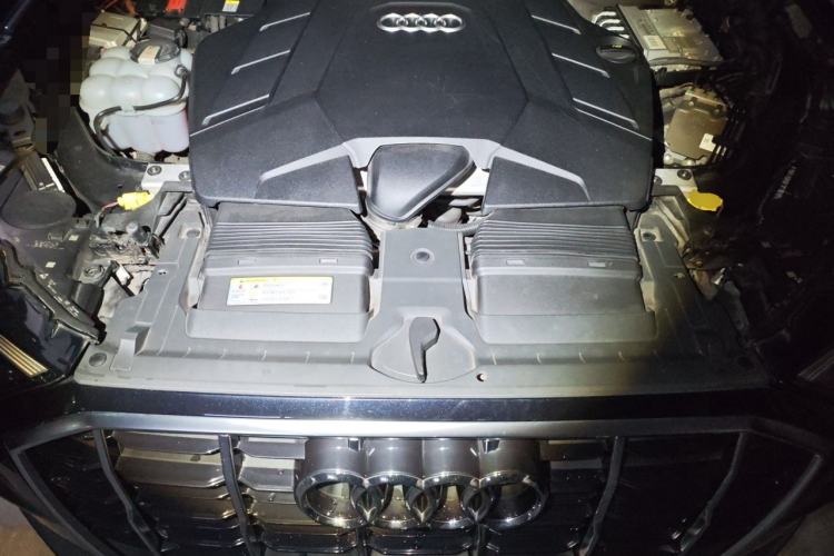Used Audi Q7 2020 55 TFSI quattro S line sports model Engine Bay