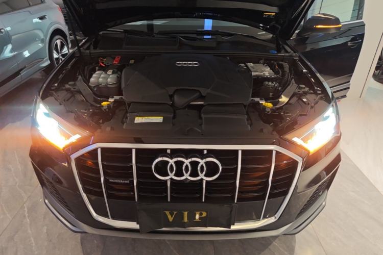 Used Audi Q7 2020 55 TFSI quattro S line sports model Engine Bay