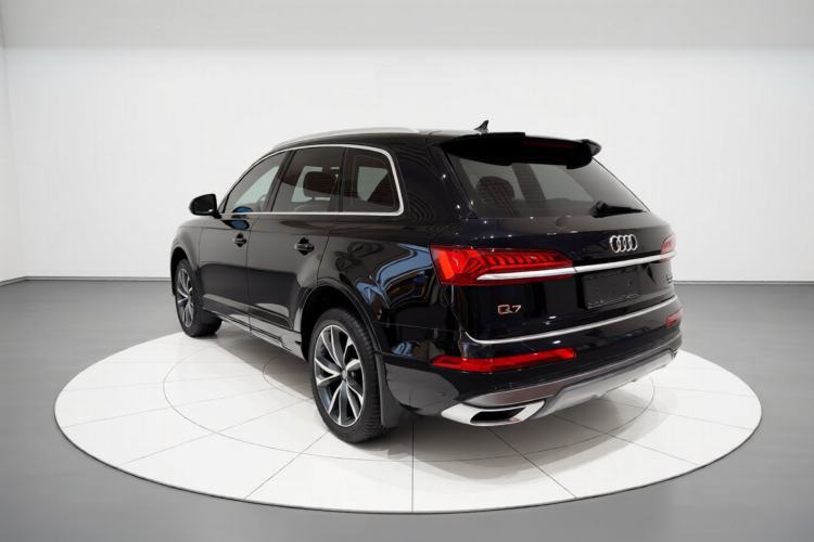 Used Audi Q7 2020 55 TFSI quattro S line sports model Exterior 2