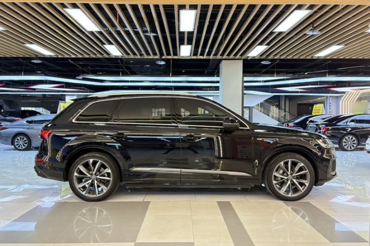 Used Audi Q7 2020 55 TFSI quattro S line sports model Exterior 2