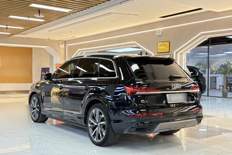 Used Audi Q7 2020 55 TFSI quattro S line sports model Exterior 3
