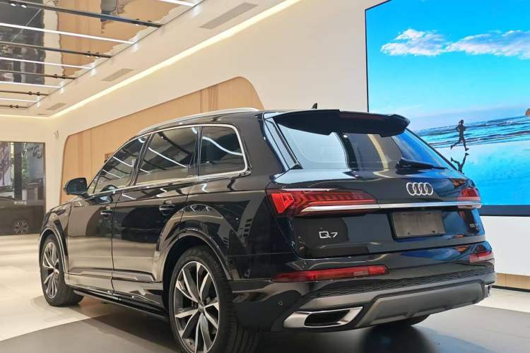 Used Audi Q7 2020 55 TFSI quattro S line sports model Exterior 4