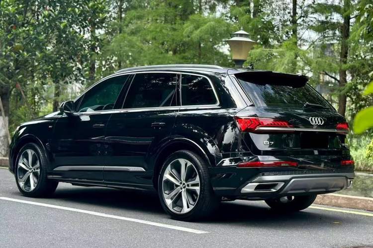Used Audi Q7 2020 55 TFSI quattro S line sports model Exterior 5