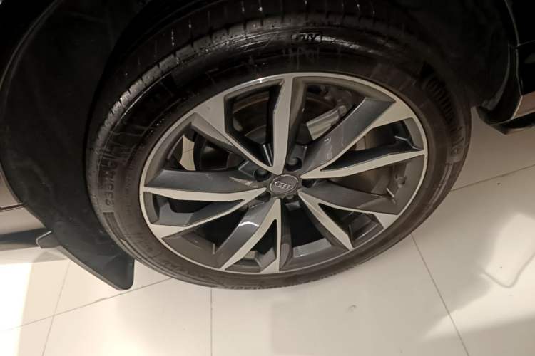 Used Audi Q7 2020 55 TFSI quattro S line sports model Exterior 5