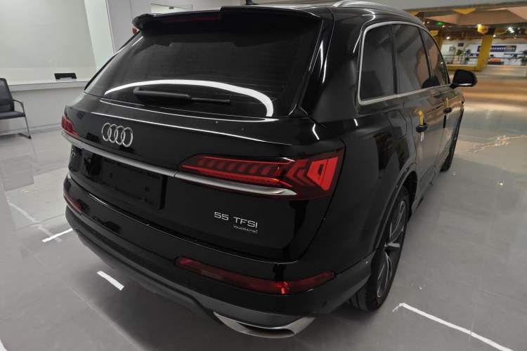 Used Audi Q7 2020 55 TFSI quattro S line sports model Exterior 5