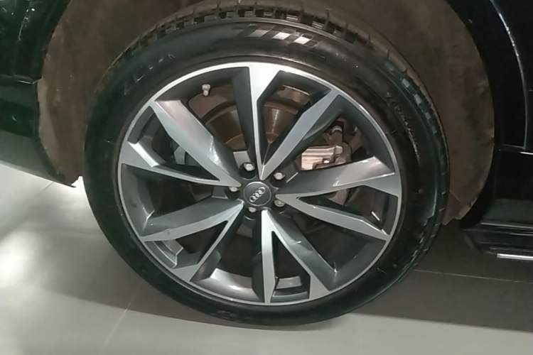 Used Audi Q7 2020 55 TFSI quattro S line sports model Exterior 5