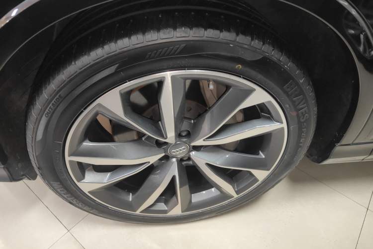 Used Audi Q7 2020 55 TFSI quattro S line sports model Exterior 7