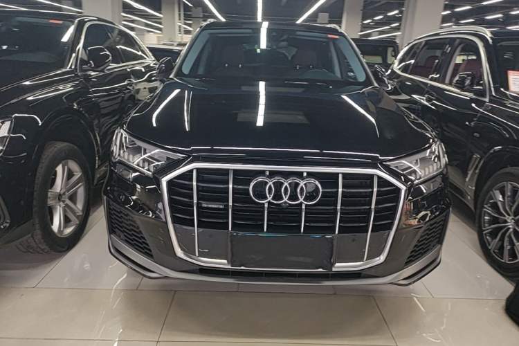 Used Audi Q7 2020 55 TFSI quattro S line sports model Front