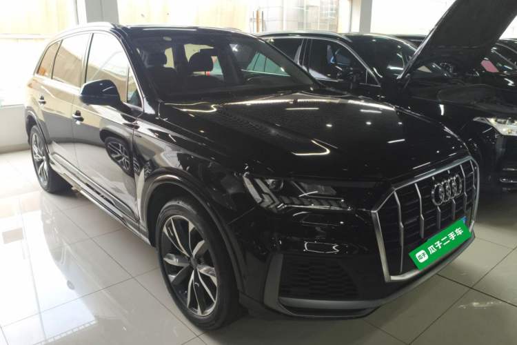 Used Audi Q7 2020 55 TFSI quattro S line sports model Front Right 45 Deg