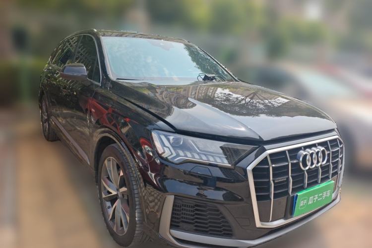 Used Audi Q7 2020 55 TFSI quattro S line sports model Front Right 45 Deg