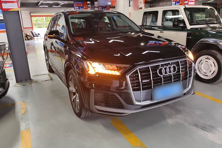Used Audi Q7 2020 55 TFSI quattro S line sports model Front Right 45 Deg