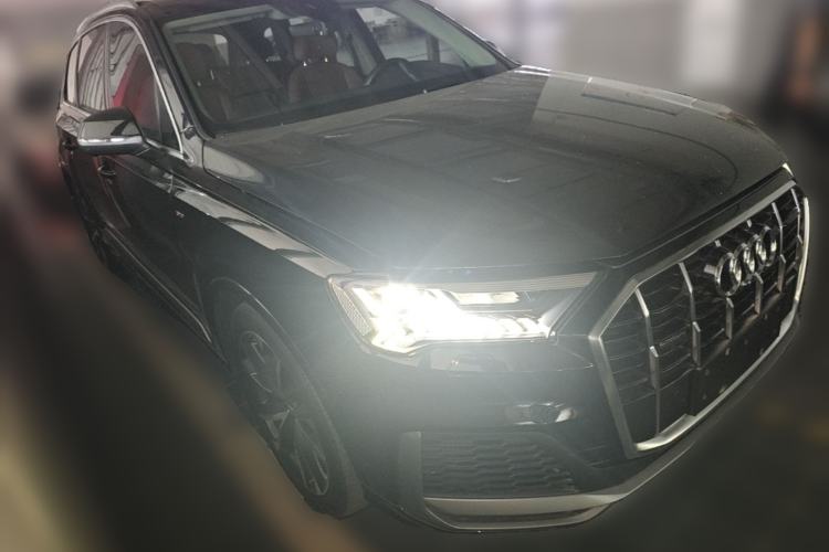 Used Audi Q7 2020 55 TFSI quattro S line sports model Front Right 45 Deg