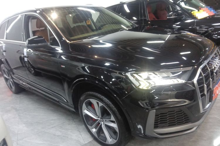 Used Audi Q7 2020 55 TFSI quattro S line sports model Front Right 45 Deg