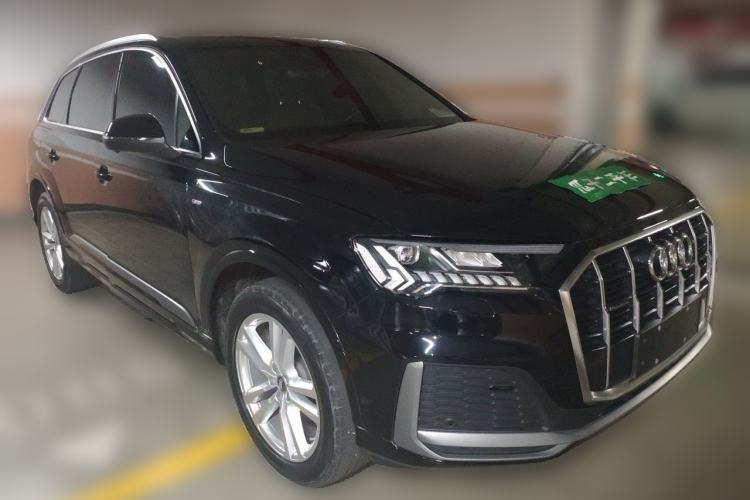 Used Audi Q7 2020 45 TFSI quattro Exclusive Edition Front Right 45 Deg