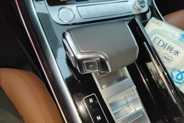 Used Audi Q7 2020 55 TFSI quattro S line sports model Gear Lever