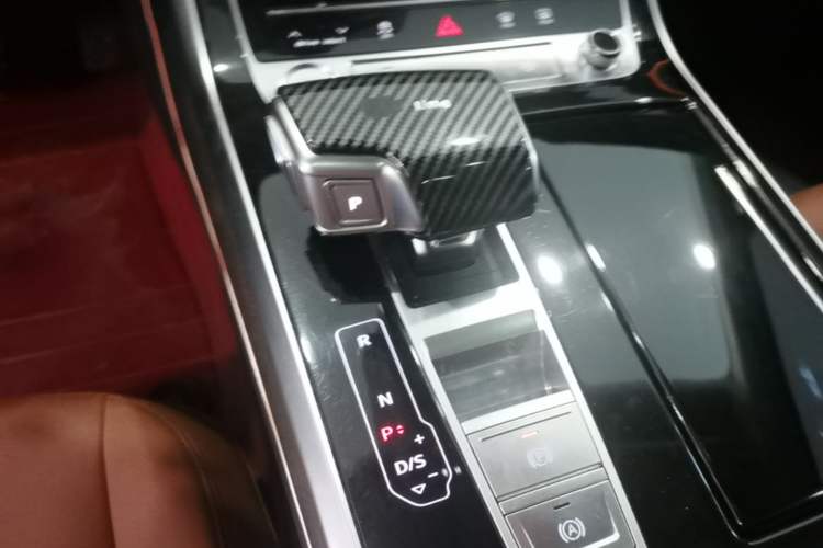 Used Audi Q7 2020 55 TFSI quattro Black Warrior Exclusive Edition Gear Lever