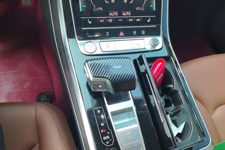 Used Audi Q7 2020 55 TFSI quattro Black Warrior Exclusive Edition Gear Lever