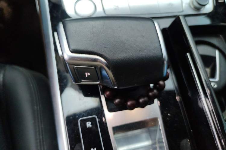 Used Audi Q7 2020 55 TFSI quattro S line sports model Gear Lever