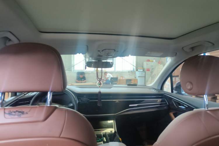 Used Audi Q7 2020 55 TFSI quattro S line sports model Headliner
