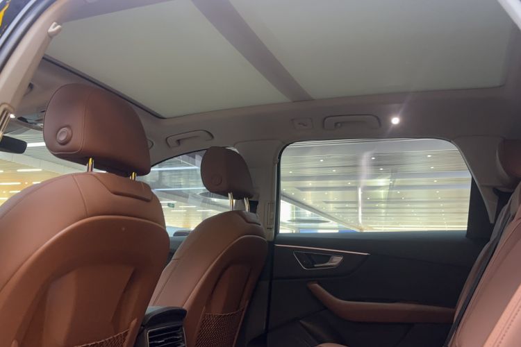 Used Audi Q7 2020 55 TFSI quattro S line sports model Headliner