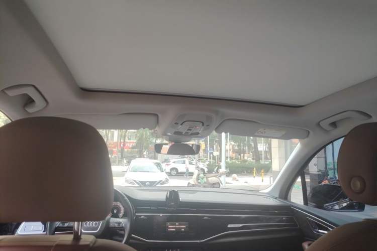 Used Audi Q7 2020 55 TFSI quattro S line sports model Headliner