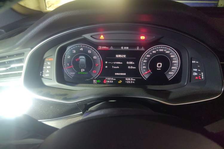 Used Audi Q7 2020 55 TFSI quattro S line sports model Instrument Cluster