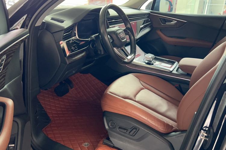 Used Audi Q7 2020 55 TFSI quattro S line sports model Interior 1