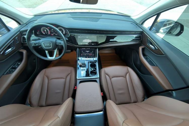 Used Audi Q7 2020 55 TFSI quattro S line sports model Interior 1