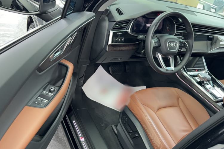 Used Audi Q7 2020 55 TFSI quattro S line sports model Interior 1