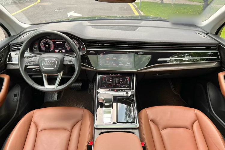 Used Audi Q7 2020 55 TFSI quattro S line sports model Interior 1