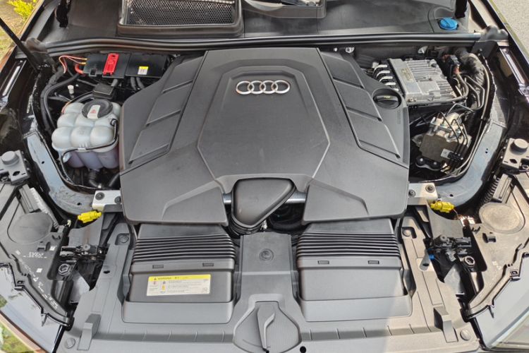 Used Audi Q7 2020 55 TFSI quattro S line sports model Interior 10