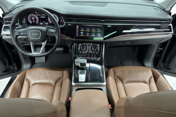 Used Audi Q7 2020 55 TFSI quattro S line sports model Interior 2