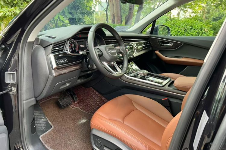 Used Audi Q7 2020 55 TFSI quattro S line sports model Interior 2