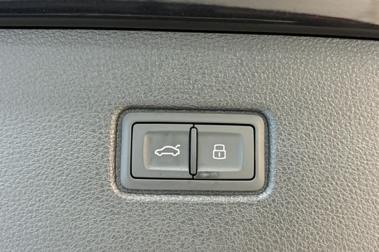 Used Audi Q7 2020 55 TFSI quattro S line sports model Interior 2
