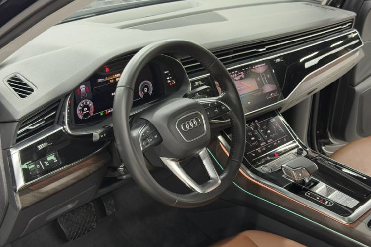Used Audi Q7 2020 55 TFSI quattro S line sports model Interior 3