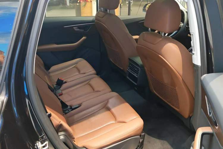 Used Audi Q7 2020 55 TFSI quattro S line sports model Interior 3