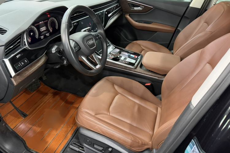 Used Audi Q7 2020 55 TFSI quattro S line sports model Interior 3