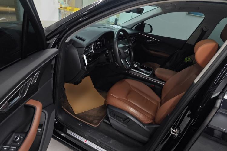 Used Audi Q7 2020 55 TFSI quattro S line sports model Interior 3