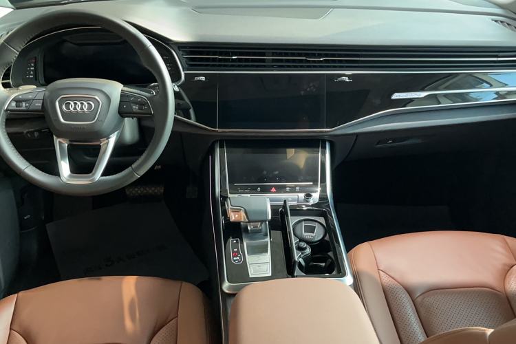 Used Audi Q7 2020 55 TFSI quattro S line sports model Interior 3