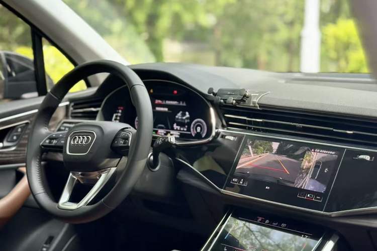 Used Audi Q7 2020 55 TFSI quattro S line sports model Interior 4