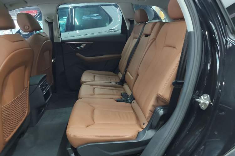 Used Audi Q7 2020 55 TFSI quattro S line sports model Interior 4