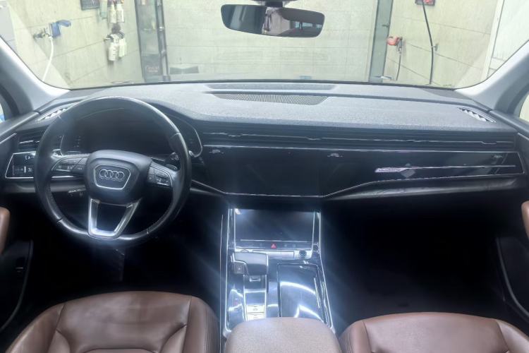 Used Audi Q7 2020 55 TFSI quattro S line sports model Interior 4