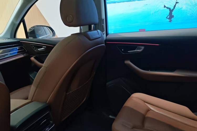 Used Audi Q7 2020 55 TFSI quattro S line sports model Interior 6