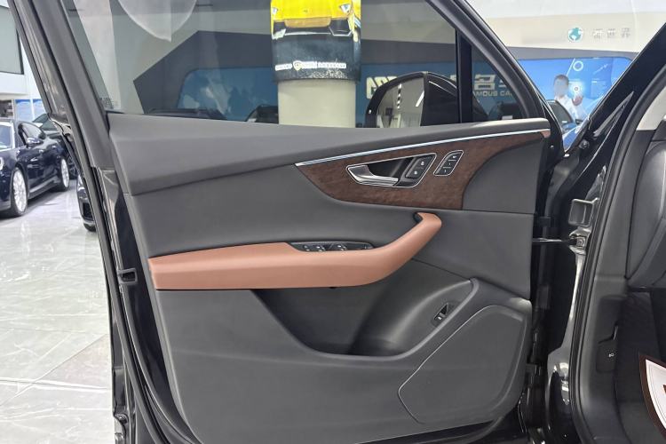 Used Audi Q7 2020 55 TFSI quattro S line sports model Interior 7