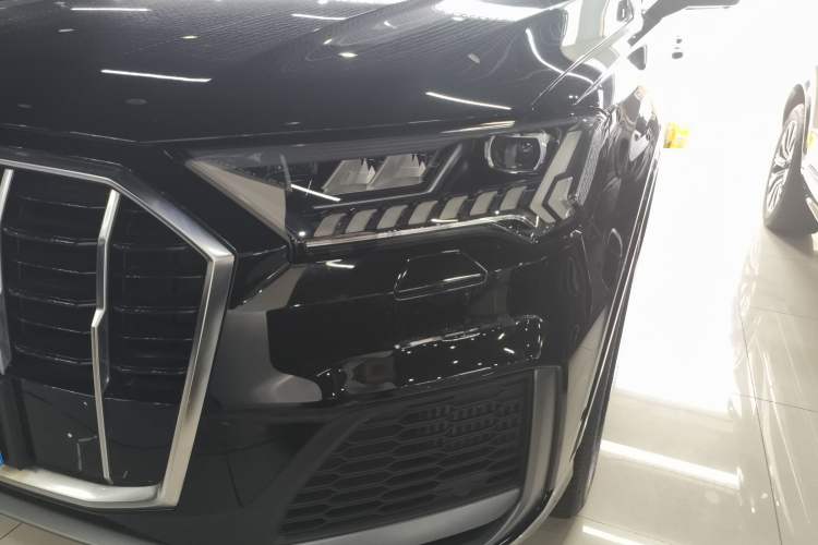 Used Audi Q7 2020 55 TFSI quattro S line sports model Left Front Headlight
