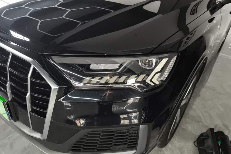 Used Audi Q7 2020 55 TFSI quattro S line sports model Left Front Headlight