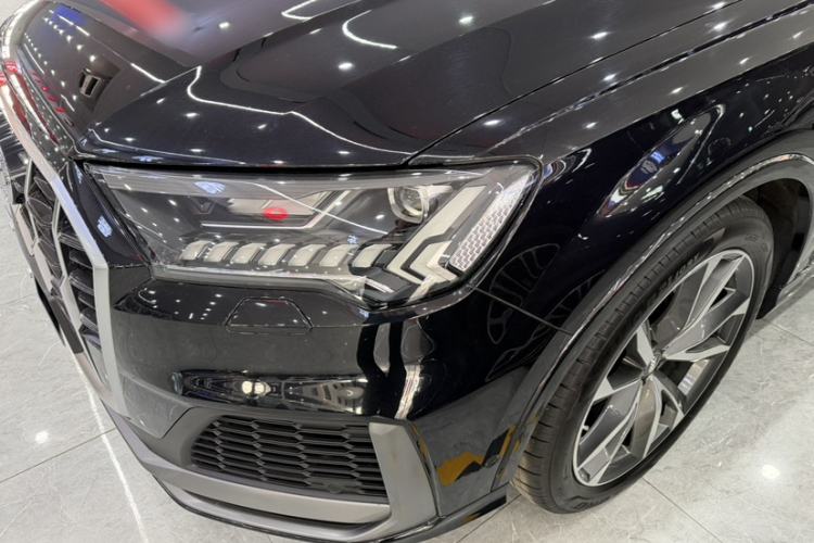 Used Audi Q7 2020 55 TFSI quattro S line sports model Left Front Headlight