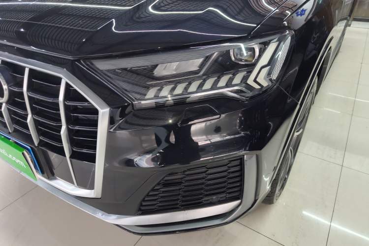 Used Audi Q7 2020 55 TFSI quattro S line sports model Left Front Headlight