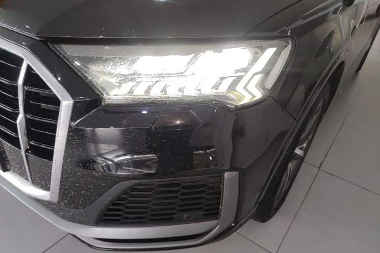 Used Audi Q7 2020 55 TFSI quattro S line sports model Left Front Headlight